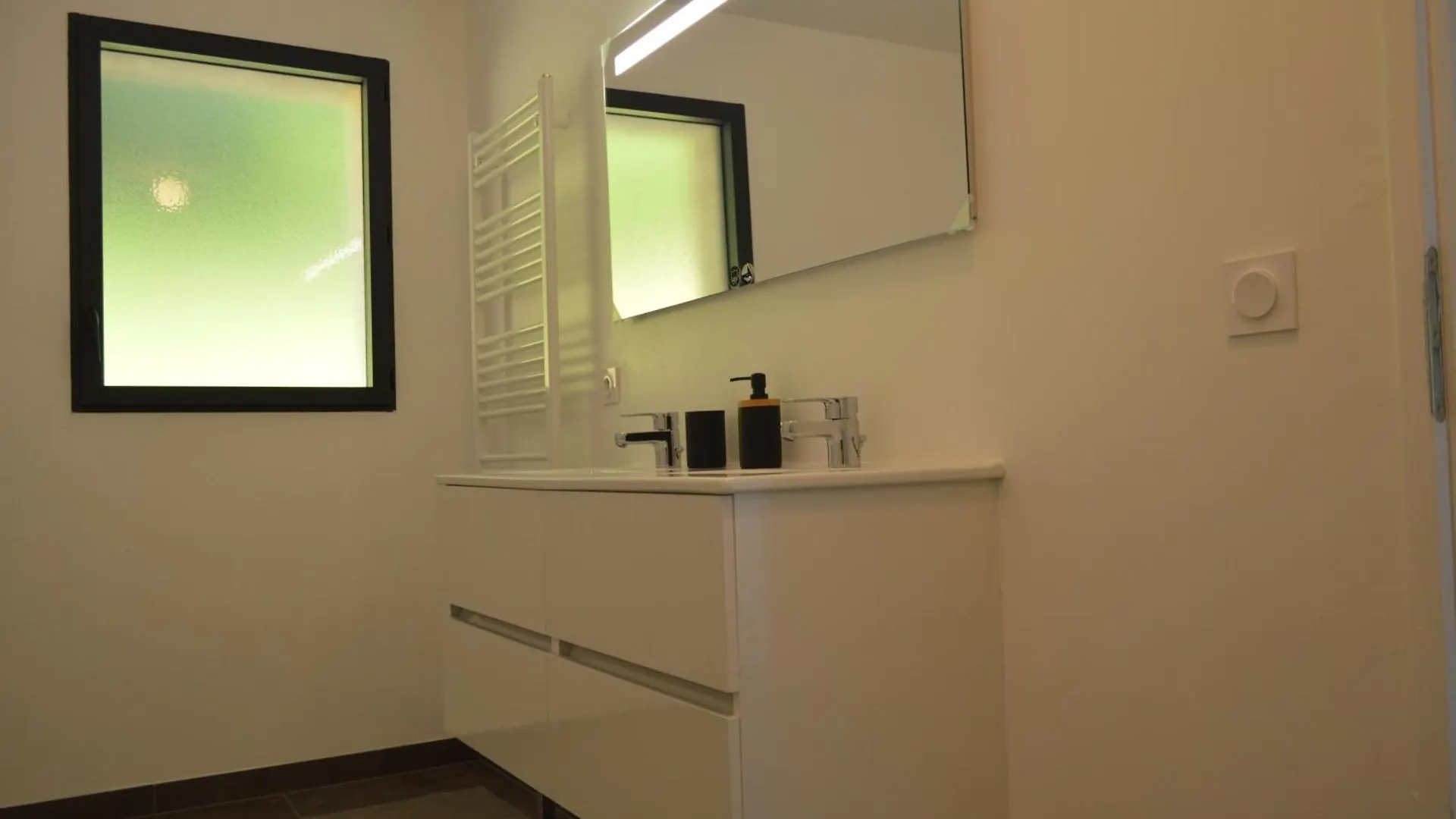 Holiday home Chic Vanilla Home, Maison Moderne Entre Annecy Et Geneve