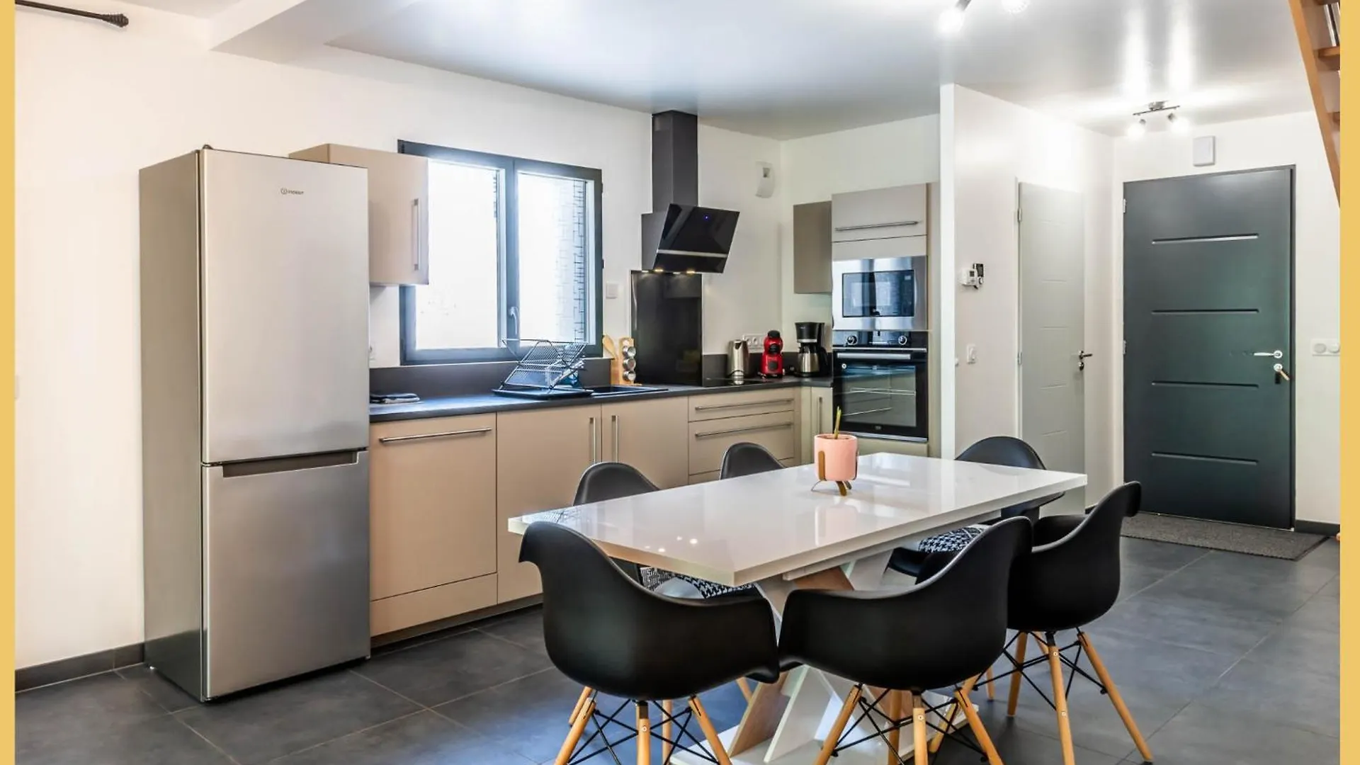 Chic Vanilla Home, Maison Moderne Entre Annecy Et Geneve Holiday home Cruseilles